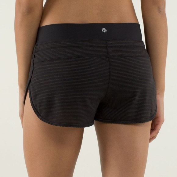 lululemon athletica Pants - Lululemon Bhakti Yoga Shorts Heathered Black Sz 8